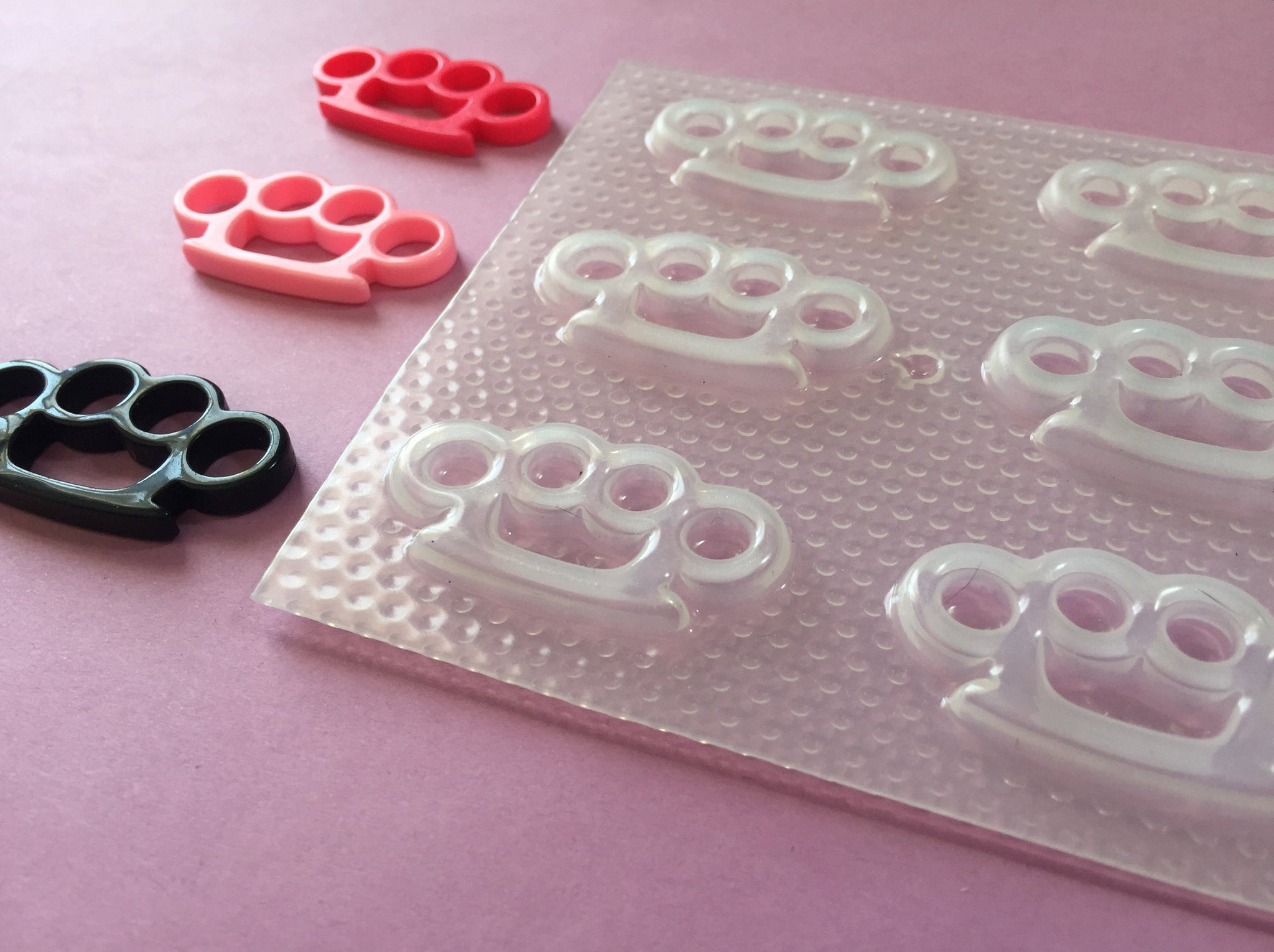 1.5 Brass Knuckles Plastic Resin Mold – The Crafts and Glitter Shop