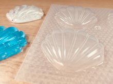 Load image into Gallery viewer, Large Bubble Seashell Mold